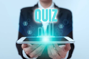 El yazısı metin sınavı. Öğrencilere verilen iş yaklaşımı Gayri resmi test Bilgi Sınavı Üniformalı Kadın Tutma Dokunmatik Tuşunda Geleceği Gösteren Sanal Arayüz.