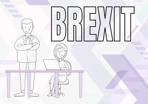 Affichage conceptuel Brexit. Terme idée d'entreprise départ potentiel du Royaume-Uni de l'Union européenne Homme debout bras croisés Regarder une femme assise à l'aide d'un ordinateur portable. — Photo