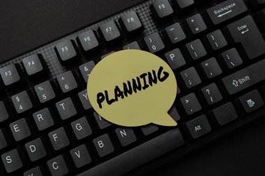 Metin Planlama gösterimi yazılıyor. Yeni Yazılım, Yazılım Programlama Dili Oluşturma Programlayıcısı için gerekli faaliyetleri düşünme fikri