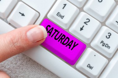 Cumartesi el yazısı tabelası. Kavram, haftasonunun ilk günü dinlendirici tatil anı Yazılı Fantezi Kısa Hikayesi, Yazılı Çevrimiçi Memorandum