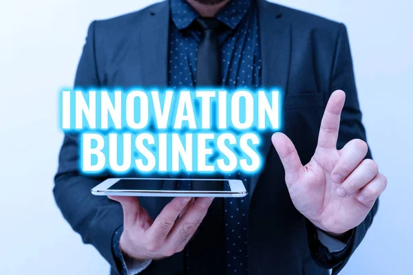 Τίτλος κειμένου που παρουσιάζει το Innovation Business. Έννοια Διαδικτύου Εισαγάγετε Νέες Ιδέες Υπηρεσίες Μεθοδολογίας Ροών Εργασίας Παρουσιάζοντας Νέες Τεχνολογικές Ιδέες Συζητώντας Τεχνολογική Βελτίωση — Φωτογραφία Αρχείου