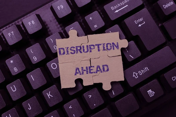 Scrivere il testo Disruption Ahead. Business idea Trasformazione che è causata dalla tecnologia emergente Risolvere diversi problemi di matematica, Calcolare equazioni a più cifre — Foto Stock