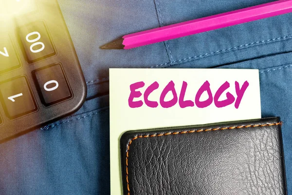 Tekst bijschrift met Ecologie. Zakelijke aanpak Tak van de wetenschap relatie organismen milieu Wetenschappelijke studie Denken Nieuwe Heldere Ideeën Vernieuwing van Creativiteit en Inspiratie — Stockfoto