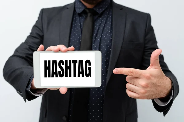 Hashtag con scritto a mano. Concetto che significa una parola o una frase preceduta da un segno di hashish Tipo di tag metadati Presentazione di nuove idee tecnologiche Discussione sul miglioramento tecnologico — Foto Stock