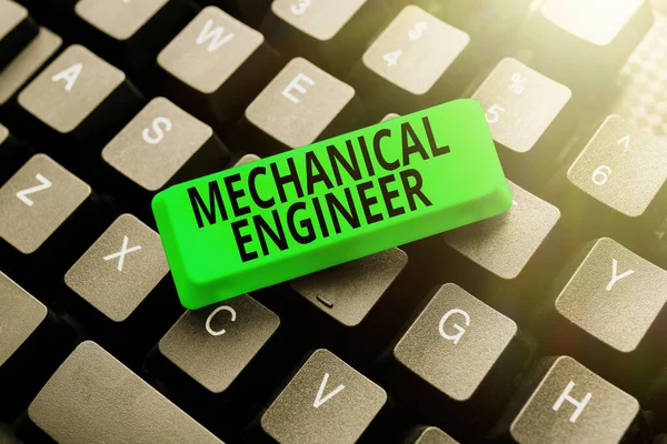 Metin Mekanik Mühendisi gösteriliyor. Makine Sistemi Mühendisliği Konsepti için Uygulamalı Mühendislik Disiplini, Bozuk Klavye Onarımı