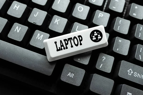 Laptop kézírás jel. Üzleti koncepció számítógép, amely hordozható és használható utazás közben Retyping régi megjegyzések, játék szöveges játékok, tesztelés gépelési sebesség — Stock Fotó