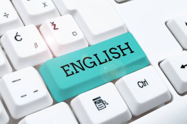 Metin İngilizce gösterimi yazılıyor. İngiltere ile ilişkili iş yaklaşımı İngiliz Edebiyat sınıfının Eski Veri Dosyalarını Yeniden Yazma, Yazma Belgelendirme Belgesi Konseptini Gösteriyor