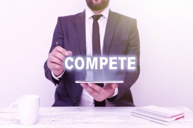 El yazısı işareti. Rekabet. İşletme konsepti, İletişim Teknolojisi Akıllı Telefon Ses ve Video Çağrısını tanıtarak veya diğerlerine karşı üstünlük kurarak bir şeyler kazanır.