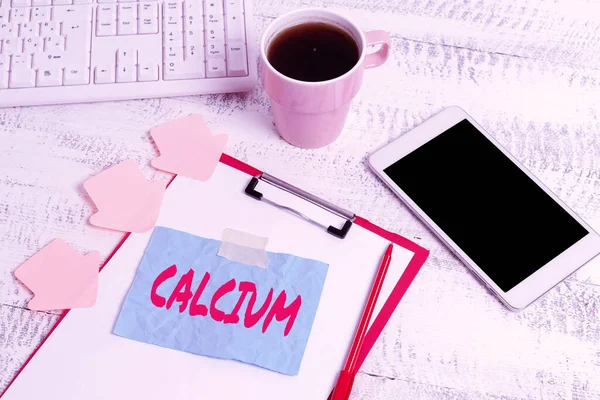 Wyświetlacz koncepcyjny Calcium. Biznes podejście piąty najbardziej obfity element w ludzkim ciele Silverwhite metal Wpisując nowe pomysły Business Planning Idea Voice And Video Połączenia — Zdjęcie stockowe