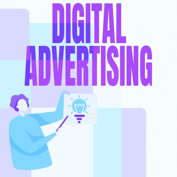 デジタルサイネージ広告を示すインスピレーション。オンラインマーケティングに書かれた言葉は、スティックを指している間、光の電球で紙を保持立ってプロモーションメッセージキャンペーンの男を提供します. — ストック写真