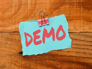 İlham, Demo işaretini gösteriyor. Ürün teknikleri ve becerilerinin tanıtımı anlamına gelen kavram Renkli Perpektif Pozitif Düşünme Yaratıcı Fikirleri ve İlhamları Topluluğu