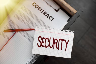 Metin Güvenliği gösteriliyor. Yeni Parlak Fikirlerin Yaratıcılığı ve İlhamı Yenilemesini Düşünme Kalitesi veya güvenliği sağlamak için alınan iş yaklaşımı tedbirleri