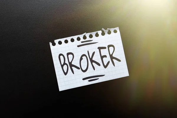 Ispirazione mostrando segno Broker. Panoramica aziendale funge da agente di fiducia o intermediario nelle trattative commerciali Pensare nuove idee brillanti Rinnovare la creatività e l'ispirazione — Foto Stock