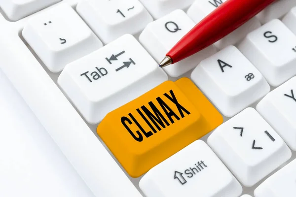 概念标题：Climax 。在开发或解决在线旅游指南、搜索互联网想法和设计中，商业展示了最高或最激烈的点 — 图库照片