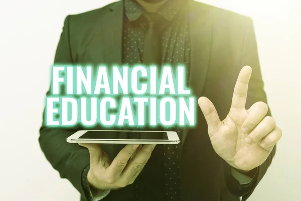 Firma visualizzazione di educazione finanziaria. Approccio alle imprese Comprensione di aree monetarie come la finanza e gli investimenti Presentazione di nuove idee tecnologiche Discussione sul miglioramento tecnologico — Foto Stock