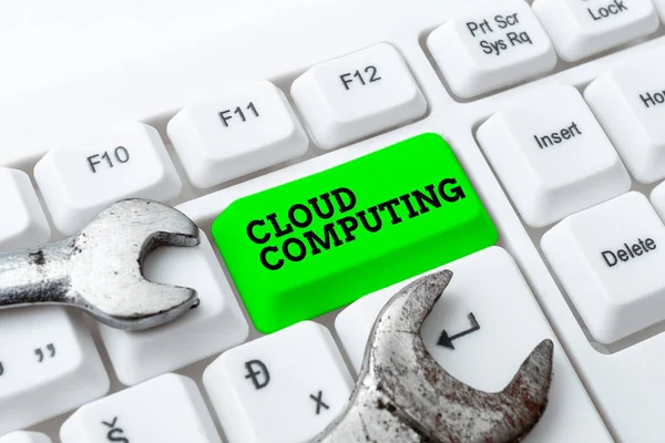 Podpis koncepcyjny Cloud Computing. Internet Concept korzystać z sieci zdalnych serwerów hostowanych w Internecie Kompilacja i pisanie Online Materiały badawcze, Wysyłanie wiadomości czat — Zdjęcie stockowe