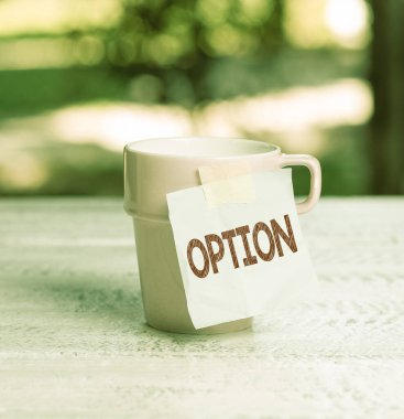 Seçenek gösteren metin işareti. İş yaklaşımı bir şey seçme fırsatı veya yeteneği ya da sakinleştirici ve ferahlatıcı çevre, Bahçe Kahve Dükkanı Fikirleri