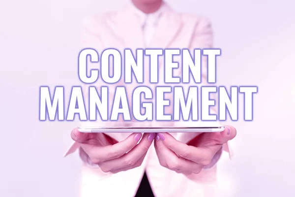Bildunterschrift: Content Management. Geschäftsidee Prozess, der Informationen sammelt, verwalten und veröffentlichen Präsentation neuer technologischer Ideen Diskussion technologischer Verbesserungen — Stockfoto
