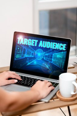 Kavramsal manşet Hedef Seyirci. İş fikri kategorisinde, 