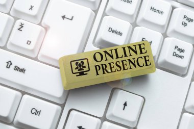 İlham gösteren metin Çevrimiçi Varlık. Çevrimiçi Arkadaşlarla Çevrimiçi Bağlantı, İnternet 'te Tanışmalar