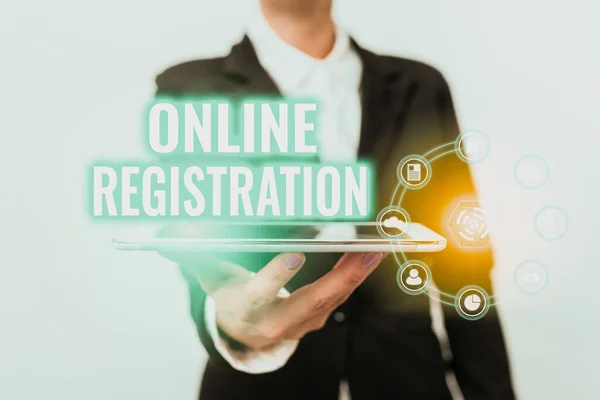 Tekst bijschrift presenteren Online Registratie. Business idee Proces om in te schrijven om lid te worden van een event club via Internet Lady In Suit Presentatie van Mobile Device With Futuristic Interface Tech. — Stockfoto