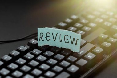Teftişi gösteren metin işareti. Çevrimiçi Günlükler Oluşturma, Yeni Yazılar Yazma, Yeni Manşetler Yapma Amaçlı Bir şeyin İnternet Konsepti Değerlendirmesi