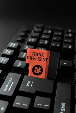 İlham veren bir metin. Farklı düşün. İnternet kavramı düşüncelerinizle ya da davranışlarınızla benzersiz olmalı Çevrimiçi arkadaşlarla iletişim kurarak, internette tanıdıklar edinerek