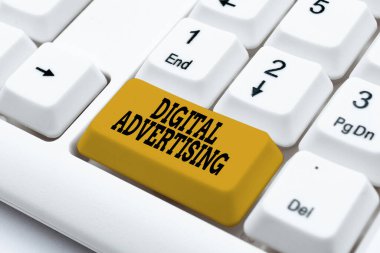 Sayısal Reklam sunan metin başlığı. İş Fikri Çevrimiçi Pazarlama Tanıtım Mesajları Kampanyası İlginç Çevrimiçi Konular, Yazı Ofisi Bildirimleri