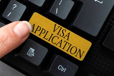 Vize Başvurusu işareti gösteren bir ilham kaynağı. İzin almak veya başka bir ülkede yaşamak için İnternet Kavram Formu Yazılı Fantezi Kısa Hikayesi, Çevrimiçi Memorandum Yazıyor