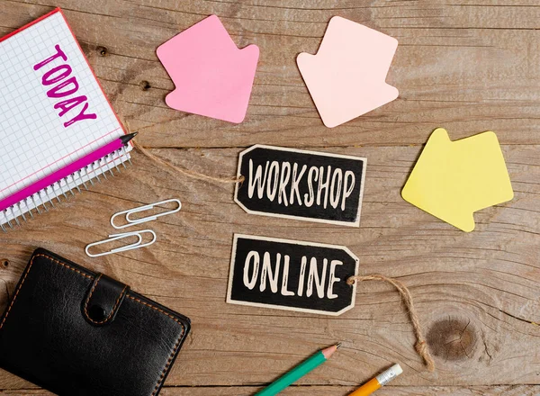 Writing displaying text Workshop Online. Business showcase room or building in which goods are manufactured repaired Collection of Blank Empty Sticker Tags Tied With A String For Information Label — Stock Photo, Image