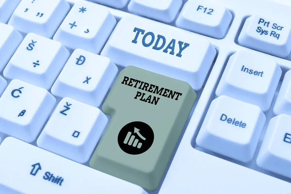 Text showing inspiration Retirement Plan. Business overview saving money in order to use it when you quit working Online Documentation Ideas, Uploading Important Files To The Internet — Stock Photo, Image