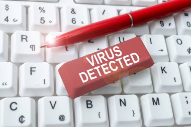 Kavramsal görüntü Virüsü tespit edildi. Yeni Hikaye Başlığını Düzenlemek, Çevrimiçi Sunum Notları Yazmak ve kaldırmak için kullanılan bir bilgisayar programı konsepti