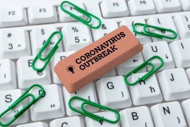 El yazısı işareti Coronavirus Salgını. Yeni keşfedilen COVID19 'un sebep olduğu bulaşıcı hastalıklar için kelime: Çağdışı Web sitelerinin Tamiri, İnternet Bağlantısının Korunması