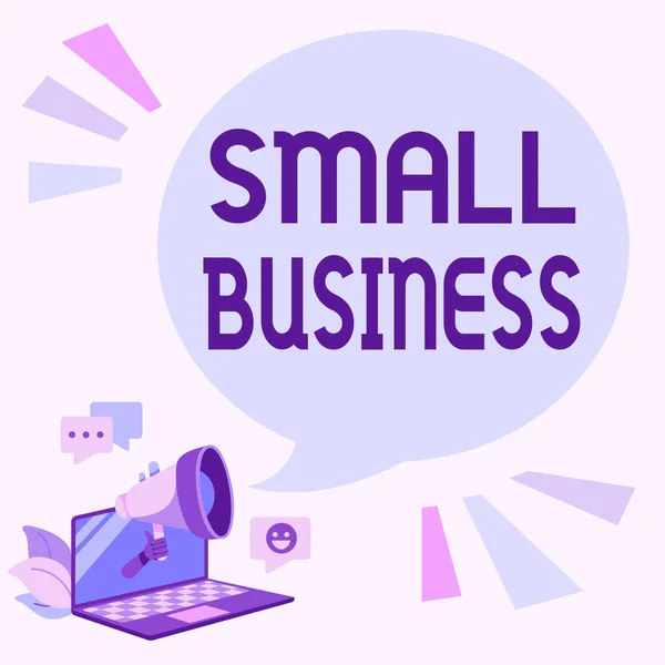 Tekst pisma: Small Business. Business concept a individual owned business known for its limited size Laptop Drawing Sharing Comments And Reactions at Chat Cloud Over Megaphone Żadnych opłat rezerwacyjnych!. — Zdjęcie stockowe