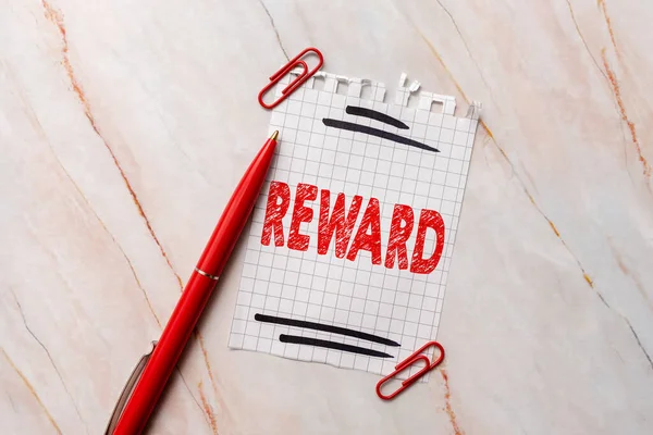 İlham veren ödülü gösteren metin. Hizmet çabalarının takdiri olarak verilen kavramsal fotoğraf. Başarı ödülü. Yeni Fikirler Hediye. Yaratıcı İletişim Üretici Üretim Kalemi.