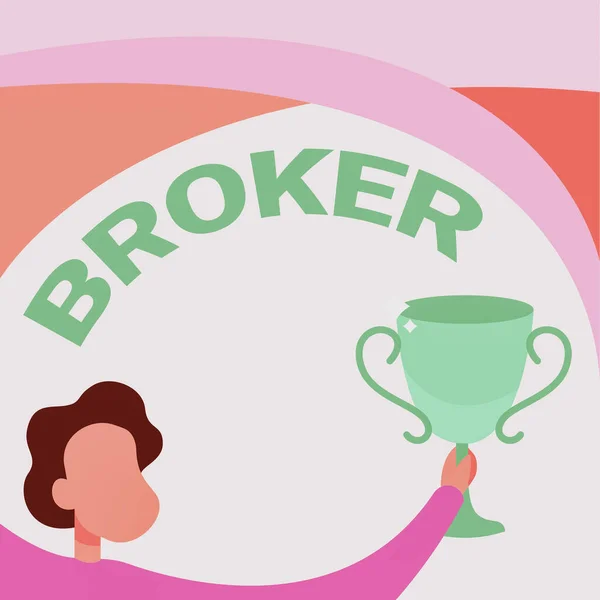 Didascalia di testo che presenta Broker. Parola Scritto su serve come agente di fiducia o intermediario nelle trattative commerciali Man Holding Trophy Cup Up High Celebrating Vittoria. — Foto Stock