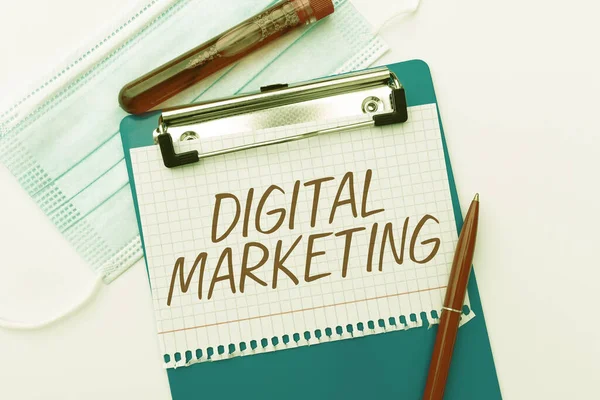 Segno di scrittura a mano Digital Marketing. Business approach Ottimizzazione per i motori di ricerca Pay Per Click Ad Internet Preparing And Writing Prescription Medicine, Preventing Virus Spread — Foto Stock