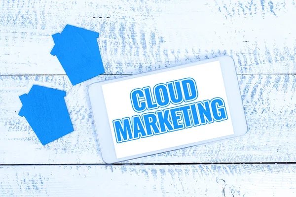 Skriva och visa text Cloud Marketing. Koncept foto Processen för en organisation att marknadsföra sina tjänster Kontakta köpare och investerare, röst och videosamtal kunder — Stockfoto