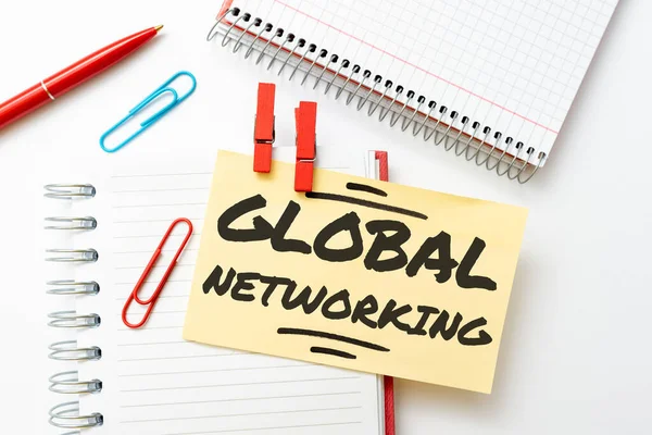 Global Networking 'e ilham veren metni göster. Tüm Dünya 'yı kapsayan kavramsal fotoğraf iletişim ağı WAN Renkli Perspektif Pozitif Düşünme Yaratıcı Fikirleri ve İlhamları — Stok fotoğraf