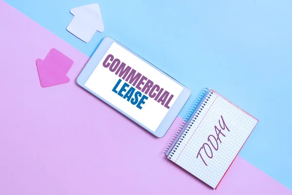 Handwriting text Commercial Lease. Business showcase refers to buildings or land intended to generate a profit Technological Difference And Choices Communication Problems And Solutions — Stock Photo, Image