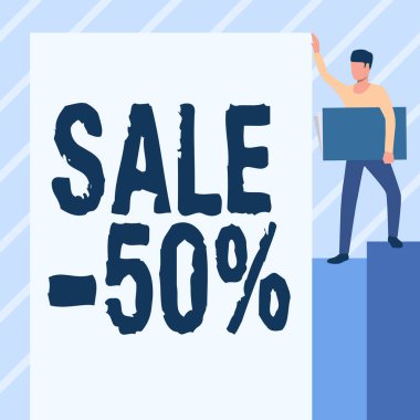 Kavramsal ekran indirimi% 50. Kavramsal fotoğraf Büyük Beyaz Tahta Gösterilirken Büyük Defter Taşıyan Adam% 50 indirimli bir ürünün reklam fiyatı.