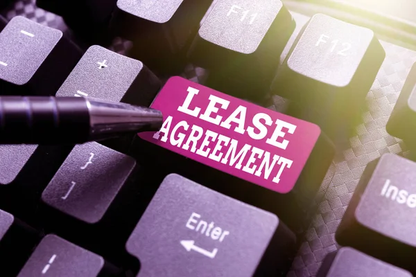Kavramsal altyazı Kira Sözleşmesi. Ticari vitrin sözleşmesi şartları bir tarafla anlaşmalı kira özelliğini kabul ediyor Bilgisayar Programlama Hizmetleri oluşturuluyor, Yeni Çalışma Kağıdı Veri Yazılıyor