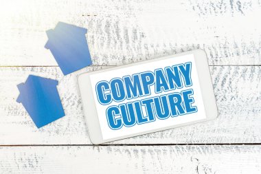 Kavramsal sergi şirketi kültürü. Çalışanların Alıcı ve Yatırımcılarla, Ses ve Görüntü İstemcileriyle İletişim kurmak için çalıştığı ortam ve unsurlar hakkında yazılan sözcük