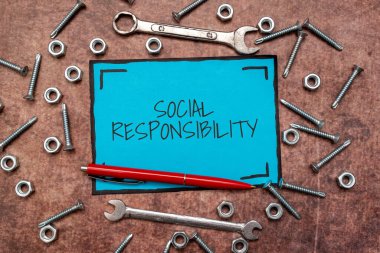 Sosyal Sorumluluk Sunan Metin başlığı. Toplumun Yararına İlişkin İş Konsepti Dengesi Bakım Planlama Yaratıcı Düşünce Kalemi için Yeni Fikirler