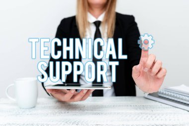 Teknik Destek 'i gösteren bir işaret. Yeni Uygulama Geliştirici Sunan, Yükseltilmiş Aygıt Gösteren, Uygulama Geliştiren kullanıcılarına iş genel görünümü ve danışma hizmetleri