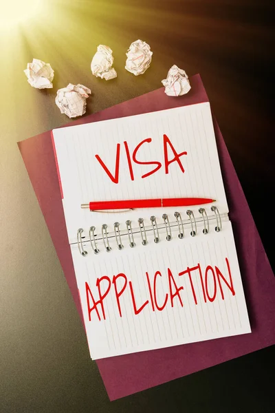 Konceptuální zobrazení Aplikace Visa. Obchodní nápad Formulář požádat o povolení cestovat nebo žít v jiné zemi myšlení nových jasných nápadů Obnovení tvořivosti a inspirace — Stock fotografie