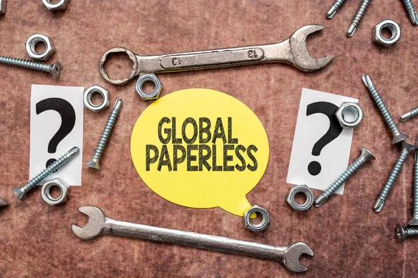 Legenda do texto apresentando Global Paperless. Conceito que significa ir para métodos de tecnologia como e-mail em vez de papel Novas ideias Brainstoming Para manutenção Planejamento Reparação Soluções — Fotografia de Stock