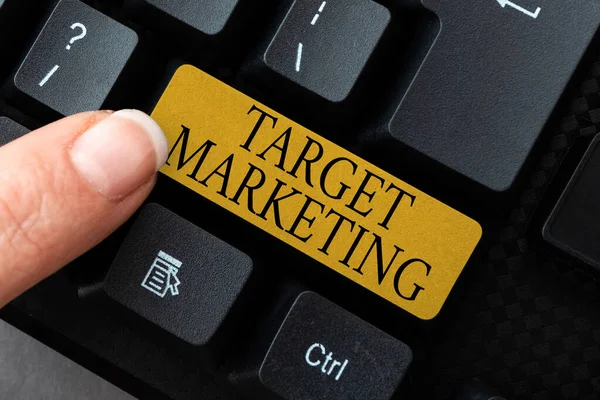 Kavramsal manşet Hedef Pazarlama. İş konsepti hedef kitlesi müşterileri Reklamcılık Yazılı Fantezi Kısa Hikayesi, Çevrimiçi Memorandum Yazma