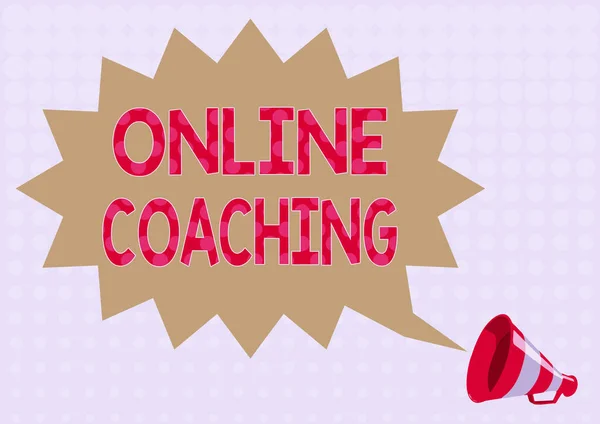 Znak pisma ręcznego Online Coaching. Koncepcja oznacza Uczenie się z Internetu i online z pomocą trenera Illustration Of A Spiky Chat Cloud ogłoszone przez Megafon. — Zdjęcie stockowe