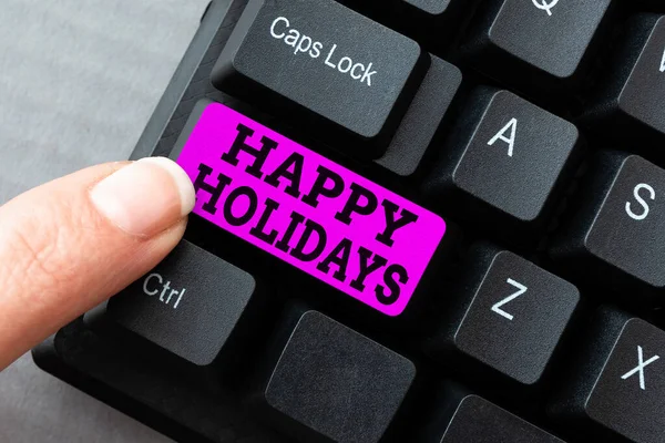 Text showing inspiration Happy Holidays. Business idea observance of the Christmas spirit lasting for a week Writing Comments On A Social Media Post, Typing Interesting New Article — Stockfoto